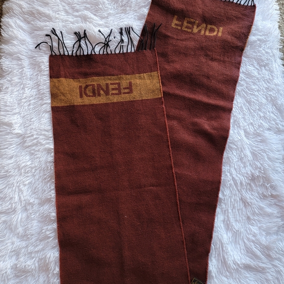 💞Fendi Lamb/Lana Soft Unisex Wool Logo Scarf (Reversible) - Picture 3 of 5